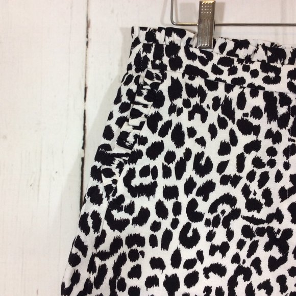2/$30 J. Crew Black White Animal Print Linen Blend Ruffle Shorts - Picture 6 of 11